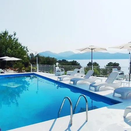 Xenia & Antonis 3*