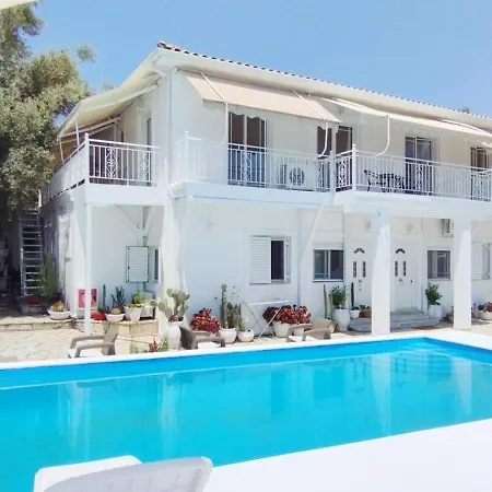 Xenia & Antonis بيت ضيافة نِكيانا