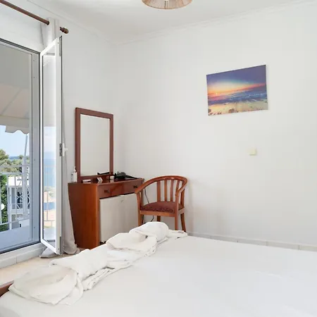 Xenia & Antonis 3*