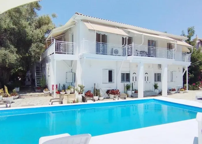 Xenia & Antonis Πανσιόν Νικιάνα